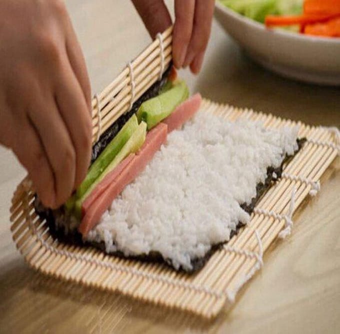 New Age Devi - Bamboe Sushi Rolmat | Sushi Mat - Lepel | Sushimat en creëer de perfecte sushi ervaring!