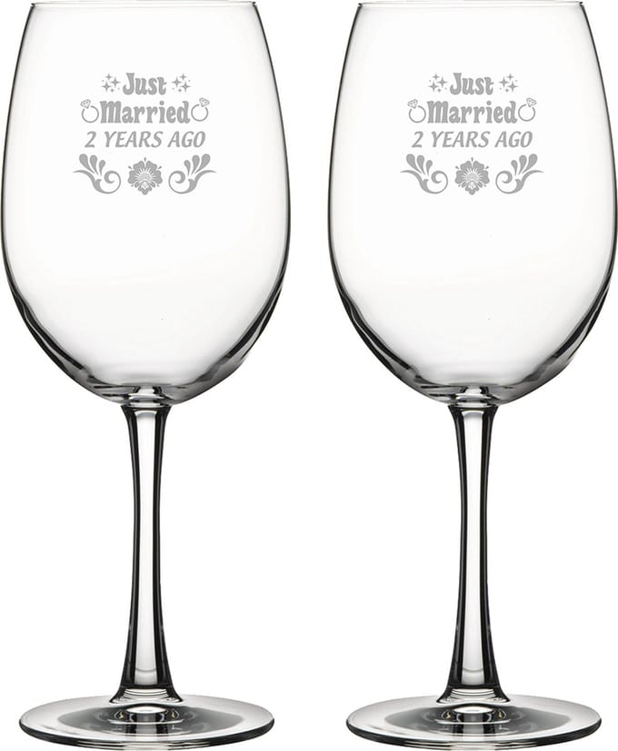 Gegraveerde set rode wijnglazen 46cl Just Married 2 years ago