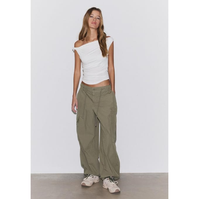 Stradivarius Asymmetrische top met plooien  Ecru S
