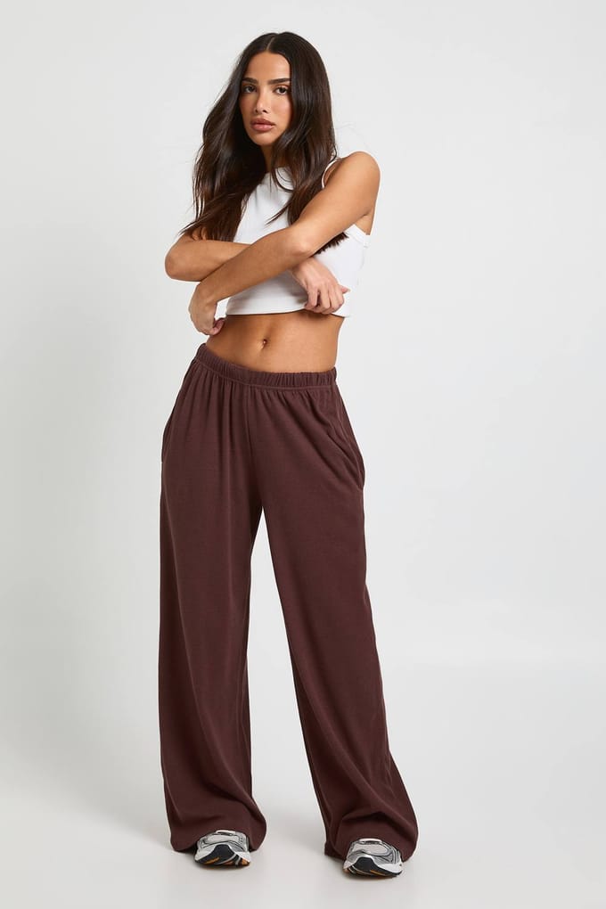 boohoo Dames Petite Rib Broek met wijde pijpen | Chocoladebruin | Maat: 40