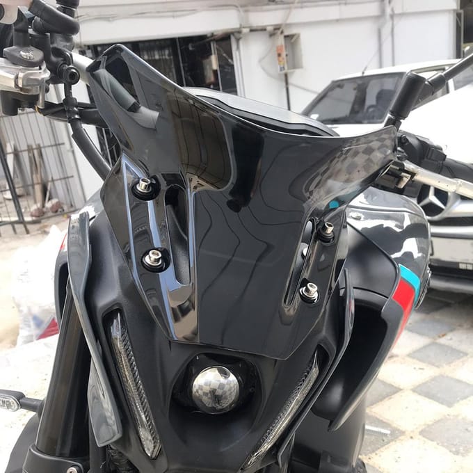 Motorvoorruit Voorruitbeschermer Luchtwinddeflector Modificatieaccessoire zwart