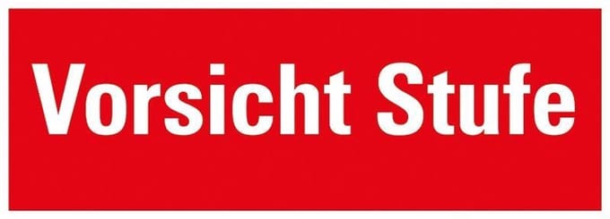 Pickup kunststoff Schild 33x12 cm SK VORSICHT STUFE