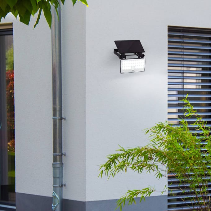 Brilliant Luton - Buiten wandlamp - LED 6W - Solar - 1000 lm - 4100K - Draaibaar - Sensor - IP65 - Zwart