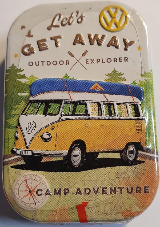 Pillendoosje - VW - Let's Get Away - Gevuld met pepermuntjes mint box 4 x 6 cm