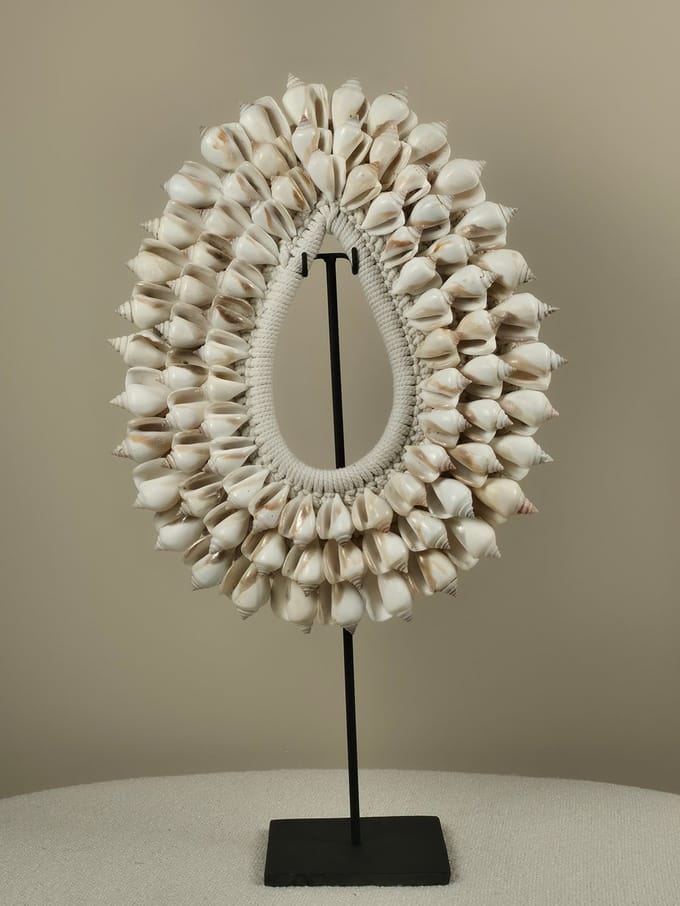 Blitzdeco - Schelpen Decoratie op Standaard - Indy - Ovaal - Wit - Handgemaakt & Modern
