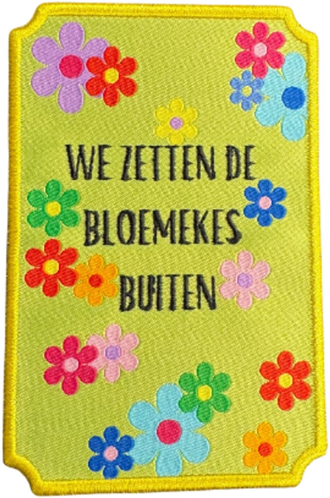 Strijkembleem “we zetten de bloemekes buiten” – 8 cm