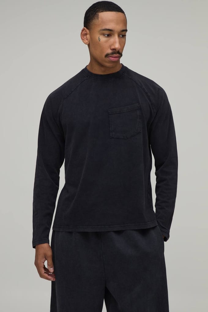 Essentieel Gewassen Regular Fit Raglan Lange Mouw T-shirt Met Borstzak | Black | Size Medium