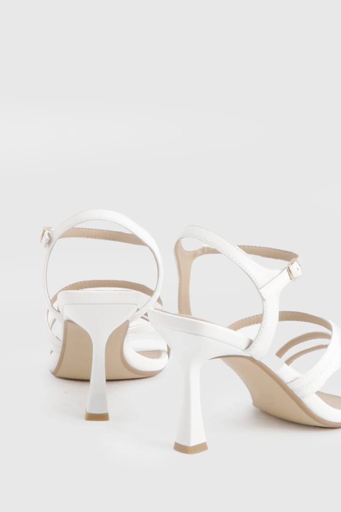 boohoo Dames Wijde Pasvorm Lage Stiletto Bandjes Hakken | Off White | Maat: 8