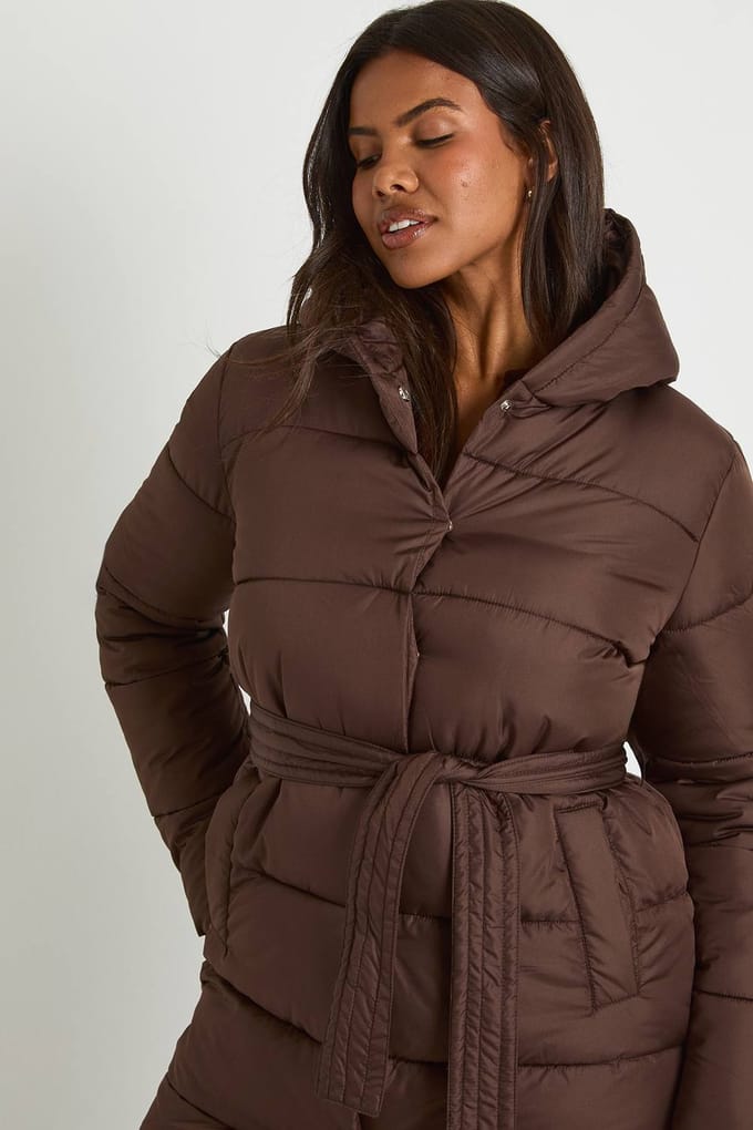 boohoo Dames Lange pufferjas met ceintuur | Chocolate | Maat: 8