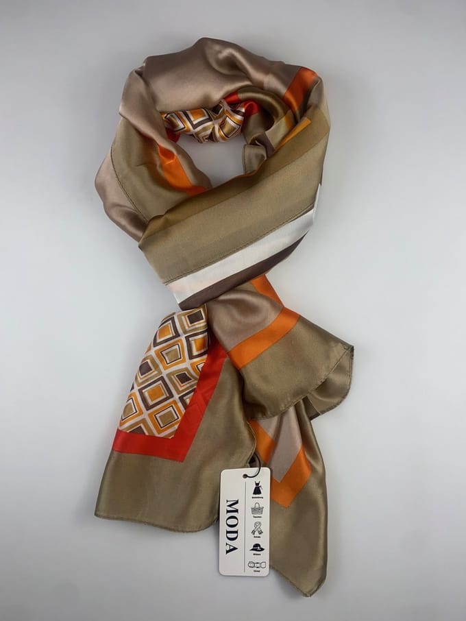 Zomer sjaal van glad materiaal 20% zijde 80% viscose