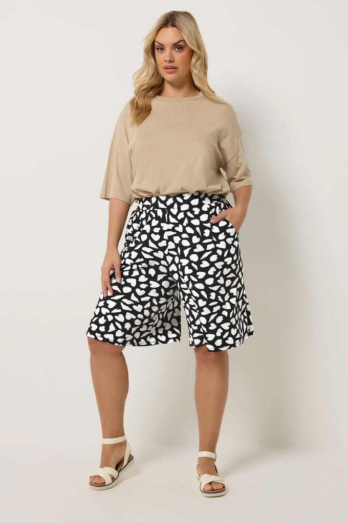 Yours Zwarte Short Met Hartjesprint Size 48