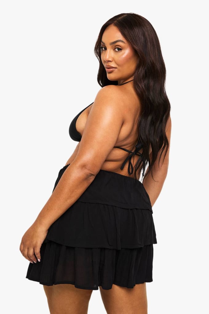boohoo Dames Plus Ruffle Gelaagde Kaasdoek Mini-rok | Zwart | Maat: 52
