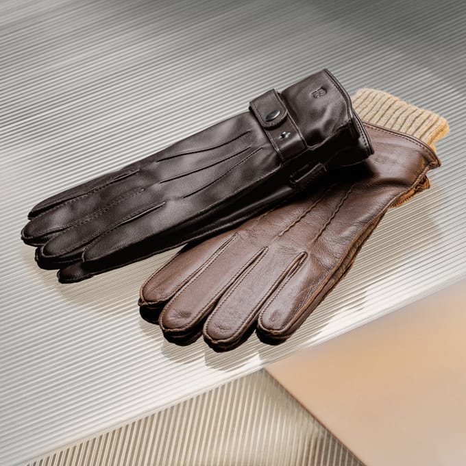 Donkerbruine Handschoenen van Schapenleer met Riem voor Touchscreens