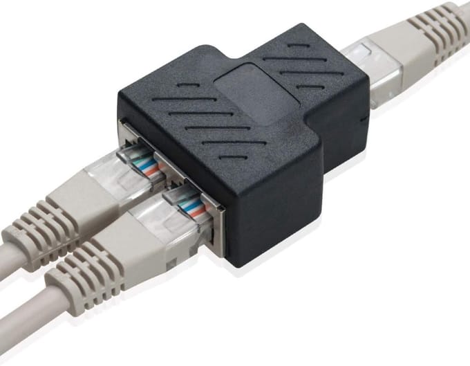 QORA® Internet Splitter - Internetkabel - Netwerk Switch - Zwart - 4cm x 4cm x 3cm