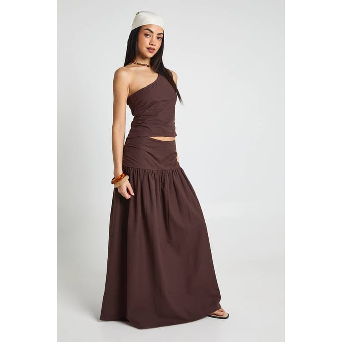 boohoo Dames Linnen Look One Shoulder Top & Maxi Rok | Chocoladebruin | Maat: 42