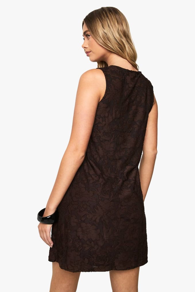 boohoo Dames Getextureerde Burnout Swing Mini Jurk | Chocolate | Maat: 8