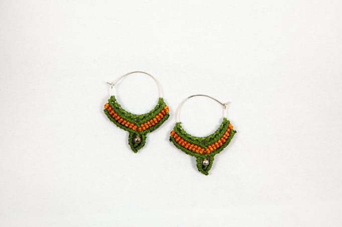 Macramé Oorringen - Olijf Groen / Oranje - Handgemaakt van Duurzaam Waxed Polyester - Model 19