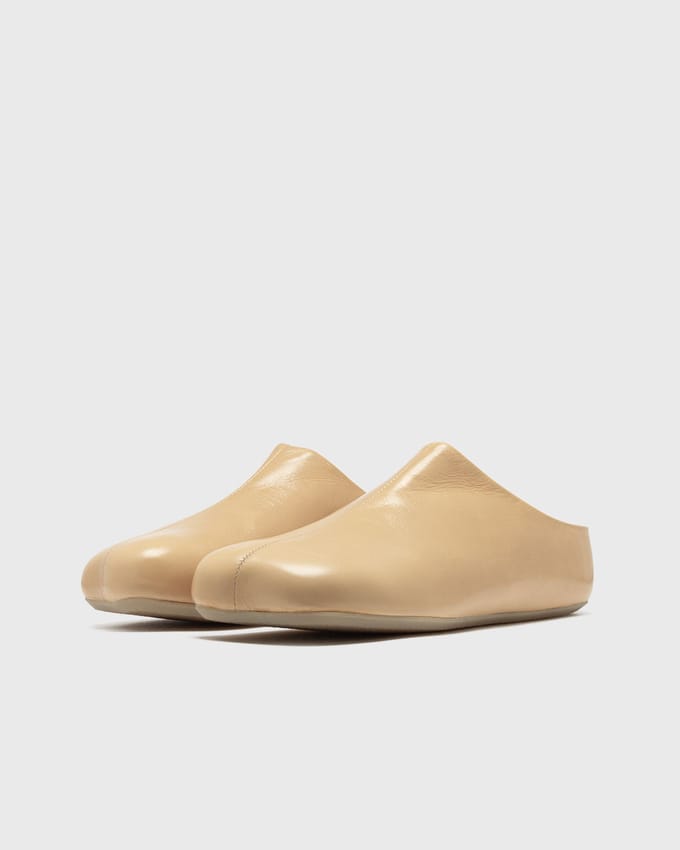 SLIPPER
