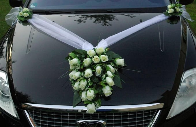 Luxe Kant Autoversiering Bruiloft Compleet Witte Rozen Decoratieset