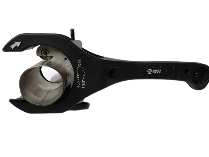 AMD Tools - Uitlaatpijpsnijder - 35-66 mm - Grijper mechanisme - Ratel