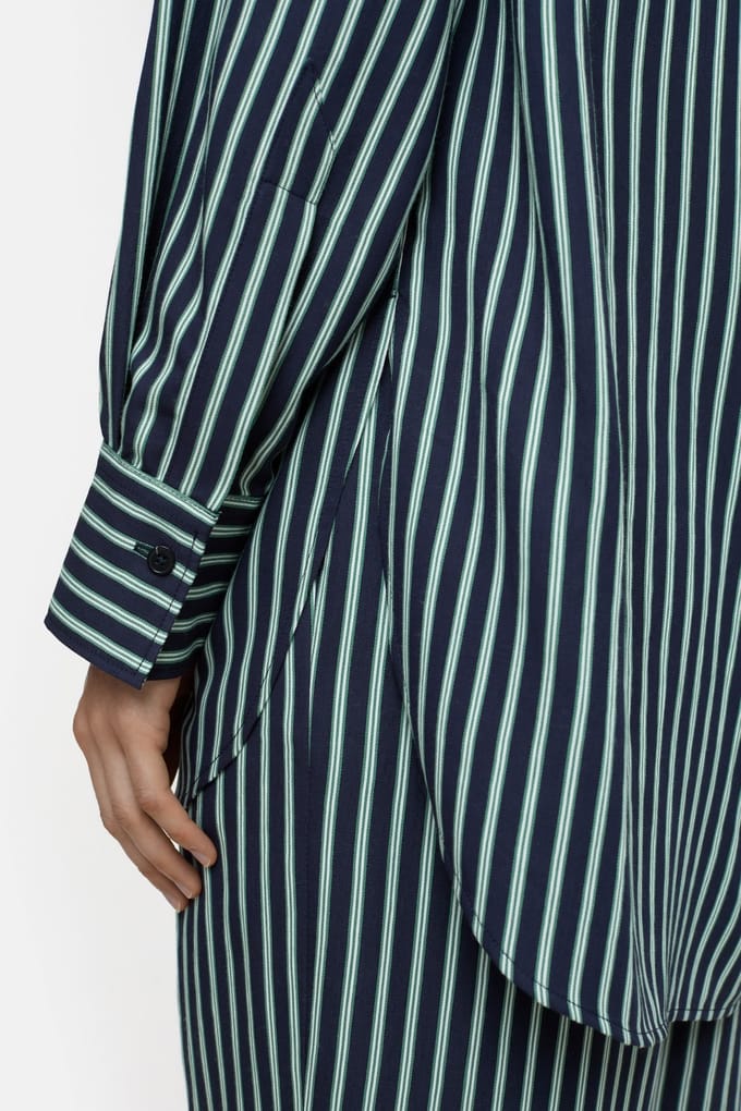 Closed Oversize Shirt Dark Night Taglia: S | Maglie a manica lunga Outlet | Donna | Nero