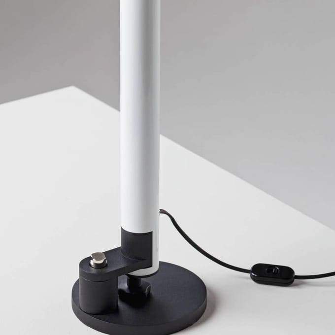 Stilnovo tafellamp Periscopio, wit, hoogte 68 cm, metaal