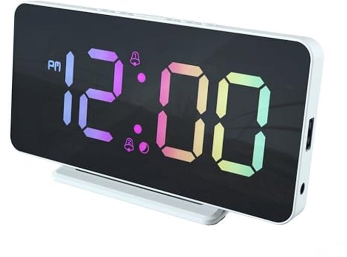 Digitale Wekker met USB-poort - Dimbaar LED-display - Dubbele Alarmfunctie - Slank Ontwerp - Meerkleurig