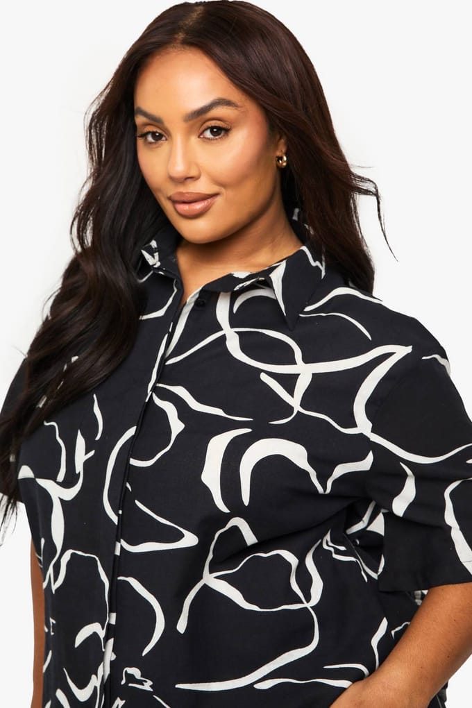 boohoo Dames Plus Abstract Bloemrijk Getextureerd Shirt | Zwart | Maat: 48