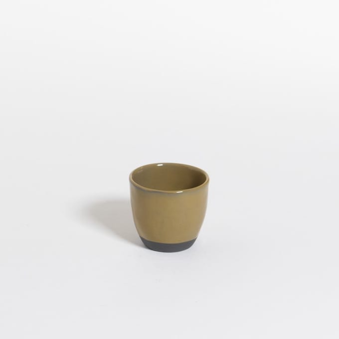 The Table | Atelier - Espressokopje - Curry - lichtbruin - handgemaakt espressomok - 65 ml
