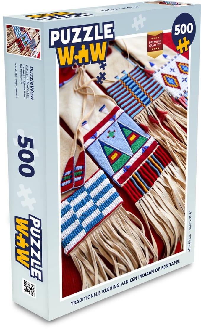 Puzzel Traditionele kleding van een indiaan op een tafel - Legpuzzel - Puzzel 500 stukjes