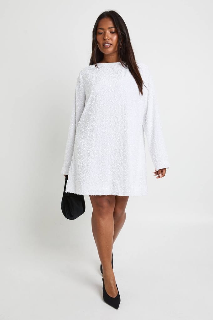 boohoo Dames Plus Pailletten Fluweel Strikrug Shiftjurk | Wit | Maat: 48