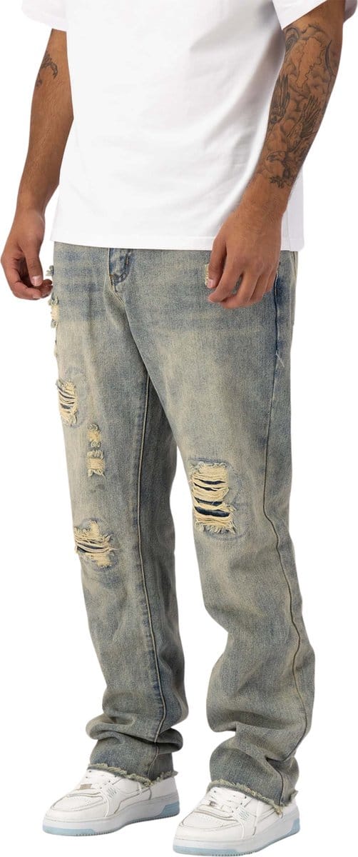 DISTRESSED DENIM