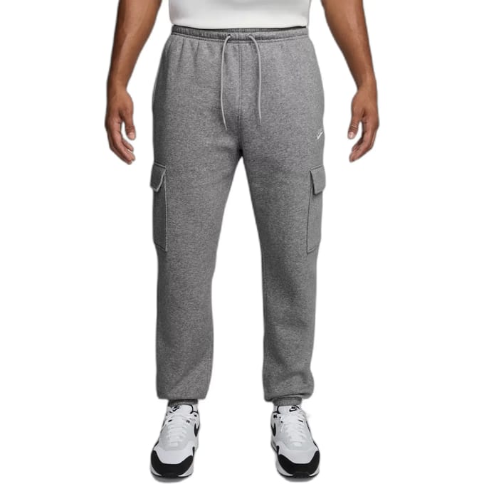Nike club cargobroek in de kleur grijs.