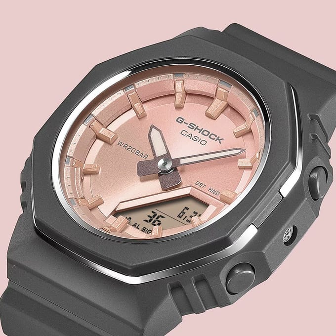 G-Shock Classic Style GMA-P2110SC-4AER Small Classic Horloge