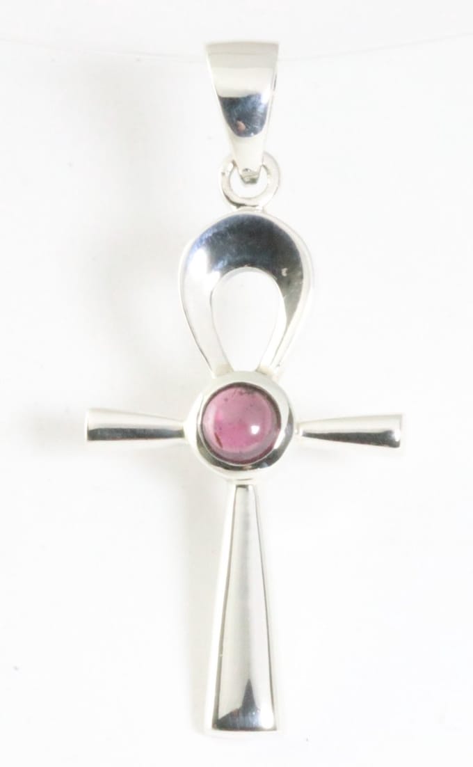 Fijne zilveren ankh hanger met granaat