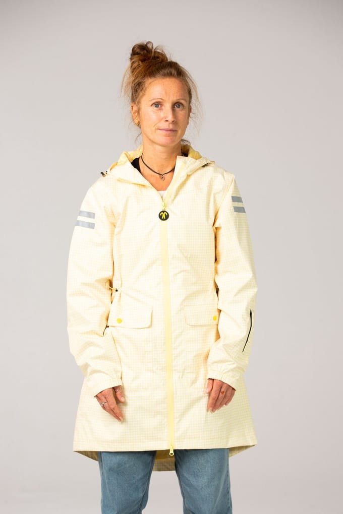 Ducksday - Regenjas Dames - Waterdicht - Parka met Capuchon - Reflecterend - Half Lang Model - Gevoerd - Lemonade - Licht geel met wit - Maat Small - 36/38