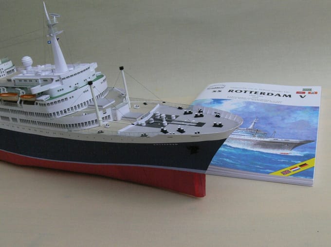 bouwplaat/schaalmodel in karton, DSS Rotterdam, schaal 1/250