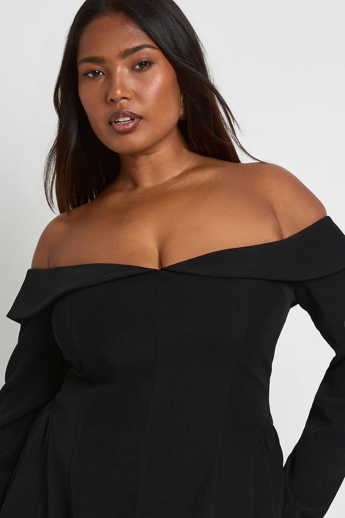 boohoo Dames Plus Langmouw Bardot Gestructureerde Skaterjurk | Zwart | Maat: 44
