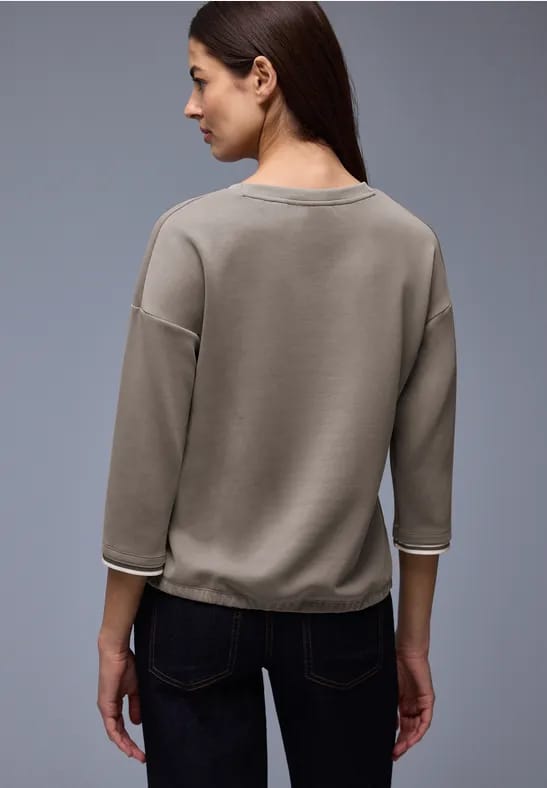 Shirt met zijdeachtige look en details