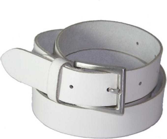 Extra lange 100% Leren Riem, 3 cm. Breed, taillemaat 125 cm. Wit.