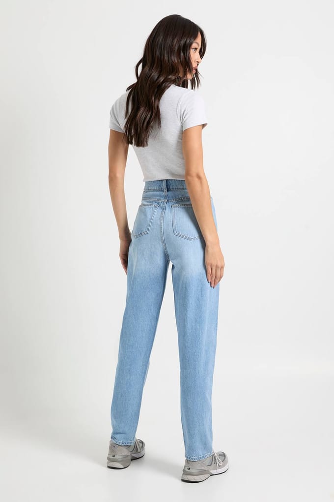 Dames Lange Boohoo Basics Mom Jean met hoge taille | Light Blue | Maat: 6/36L
