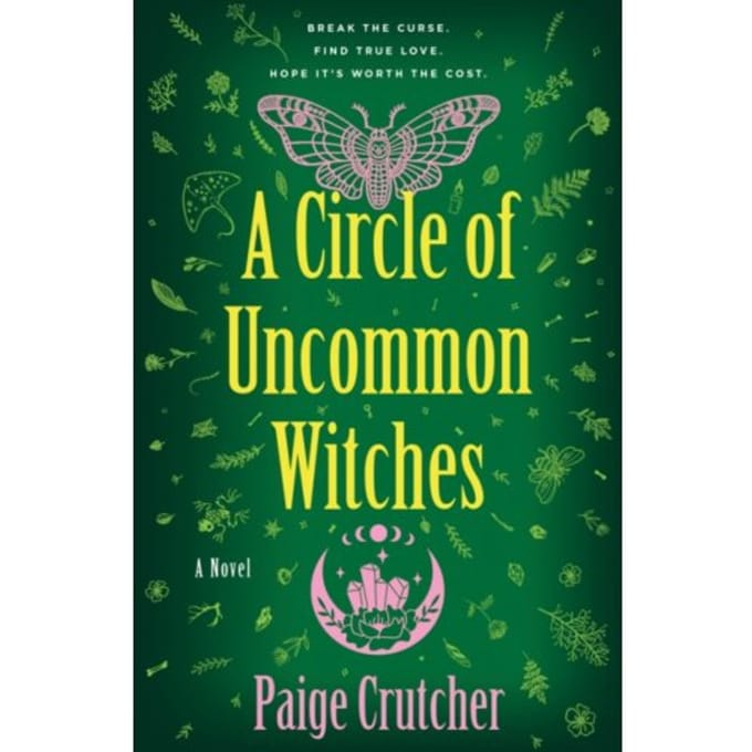 A Circle Of Uncommon Witches - Paige Crutcher