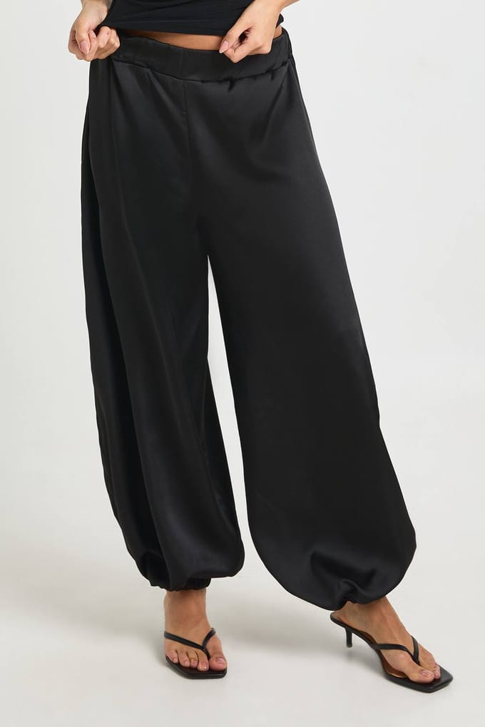 boohoo Dames Satijnen Broek met Elastische Taille en Wijde Pasvorm | Black | Maat: 10