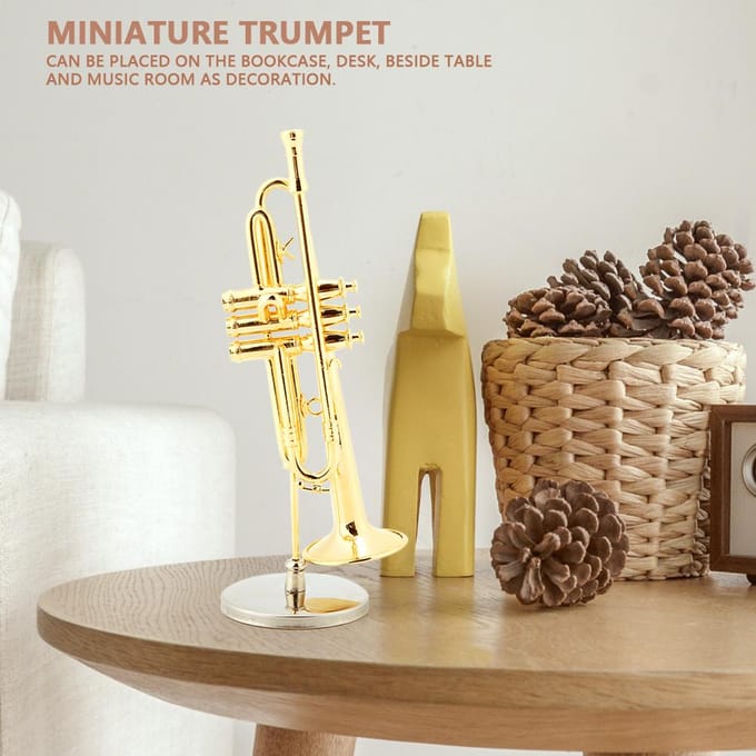 Miniatuur Trompet Replica met Standaard en Koffer Verguld Instrument Model Muzikale Ornamenten beige