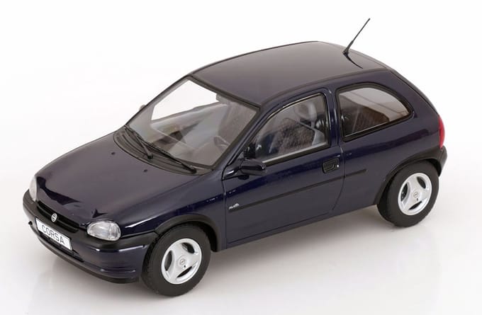 Opel Corsa B Atlanta dark blue (metallic) 1993 - MCG18905 - MCG 1:18