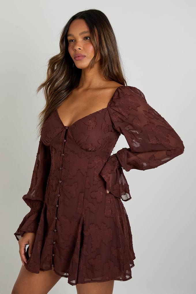 boohoo Dames Burnout Floral mini-jurk met godetzoom | Chocoladebruin | Maat: 36