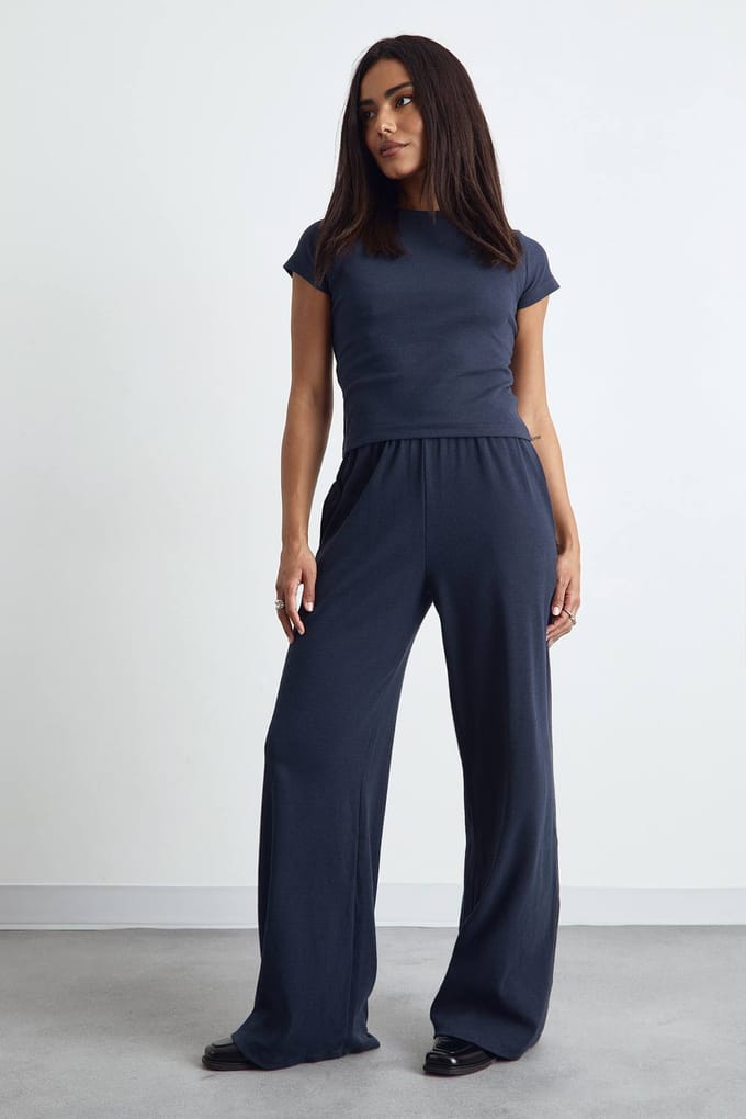 boohoo Dames Geribbelde broek met wijde pijpen | Marineblauw | Maat: 40