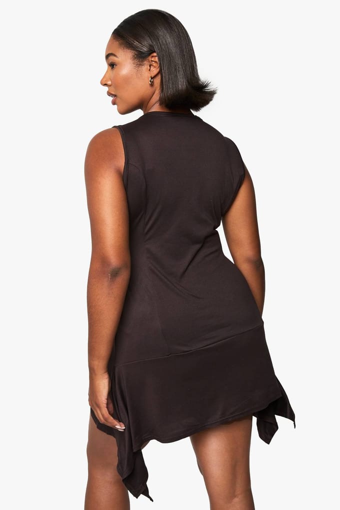 boohoo Dames PLUS SUPERSOFT HANKY HEM SHIFT JURK | Chocolate | Maat: 16
