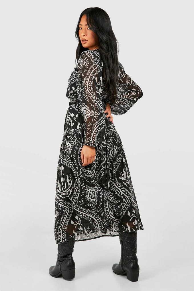 boohoo Dames Petite Mono Paisley Midaxi Jurk | Maat: 6