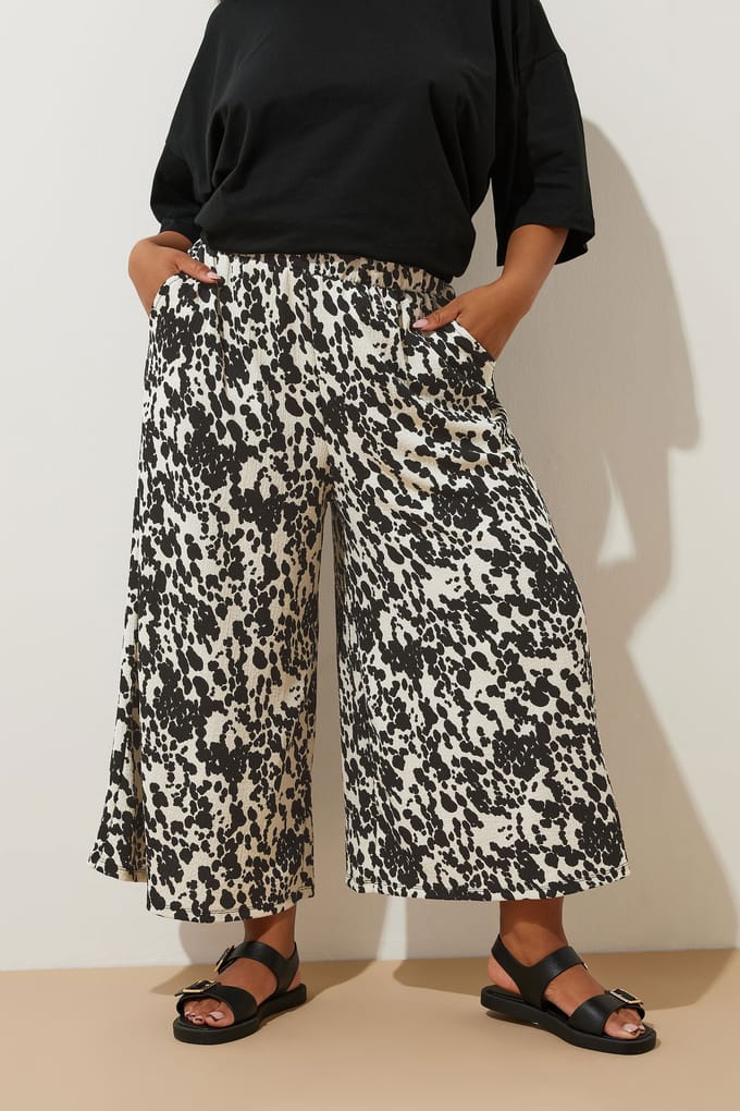 Yours Midaxi Culottebroek Met Koeienprint In Wit/Bruin Size 54-56